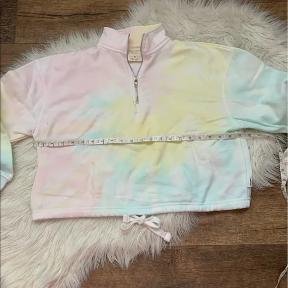 Donating Cropped Tie Dye Shirt - Picture 4 of 11